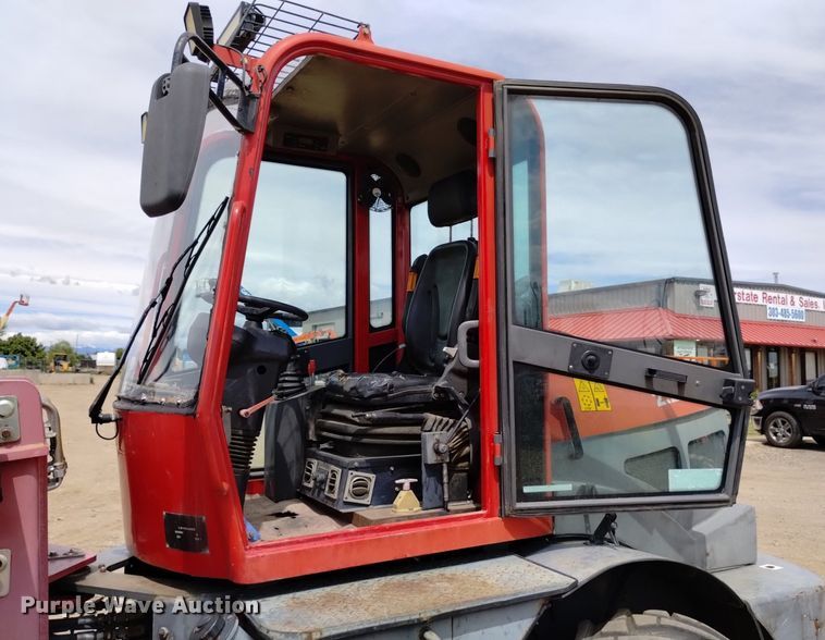 image for item DQ6120 2018 Clark Industries  2.2B wheel loader