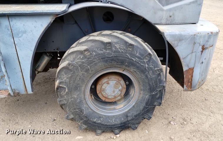 image for item DQ6120 2018 Clark Industries  2.2B wheel loader