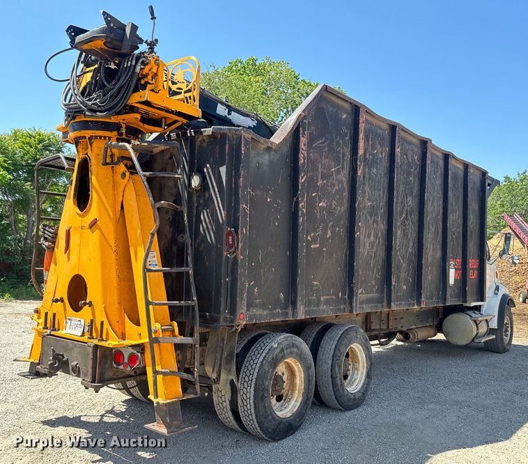 image for item DQ6771 2007 Sterling grapple crane truck