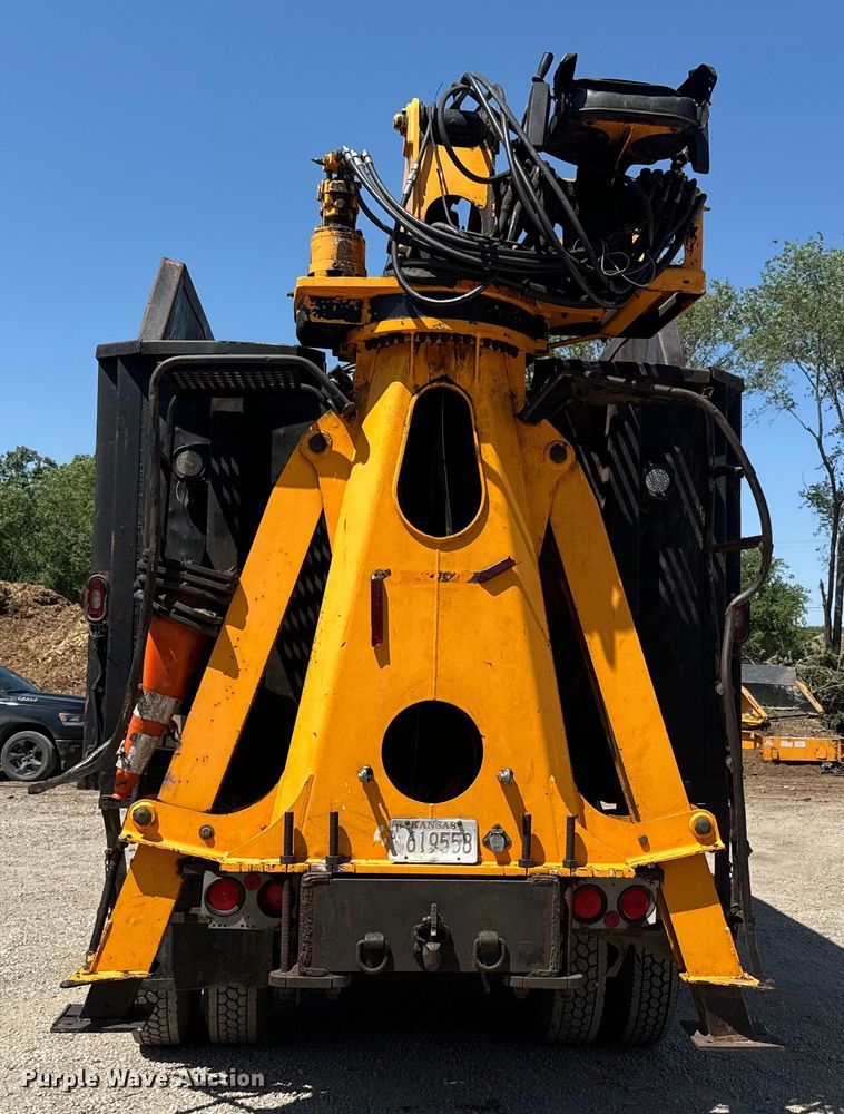 image for item DQ6771 2007 Sterling grapple crane truck