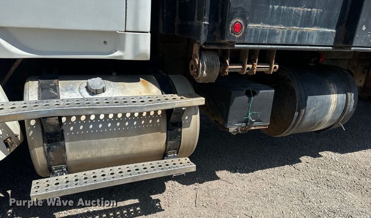 image for item DQ6771 2007 Sterling grapple crane truck