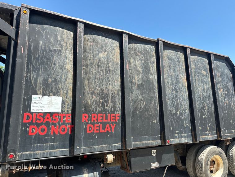 image for item DQ6771 2007 Sterling grapple crane truck