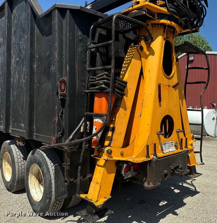 image for item DQ6771 2007 Sterling grapple crane truck