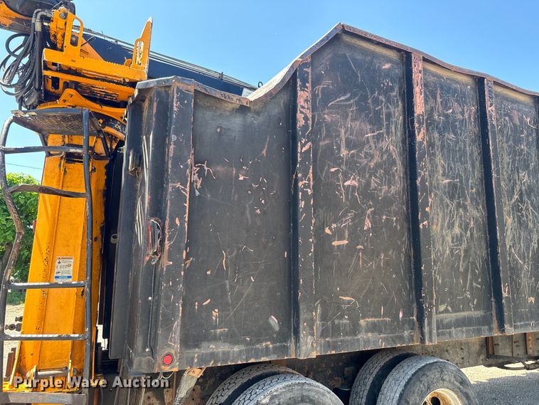 image for item DQ6771 2007 Sterling grapple crane truck