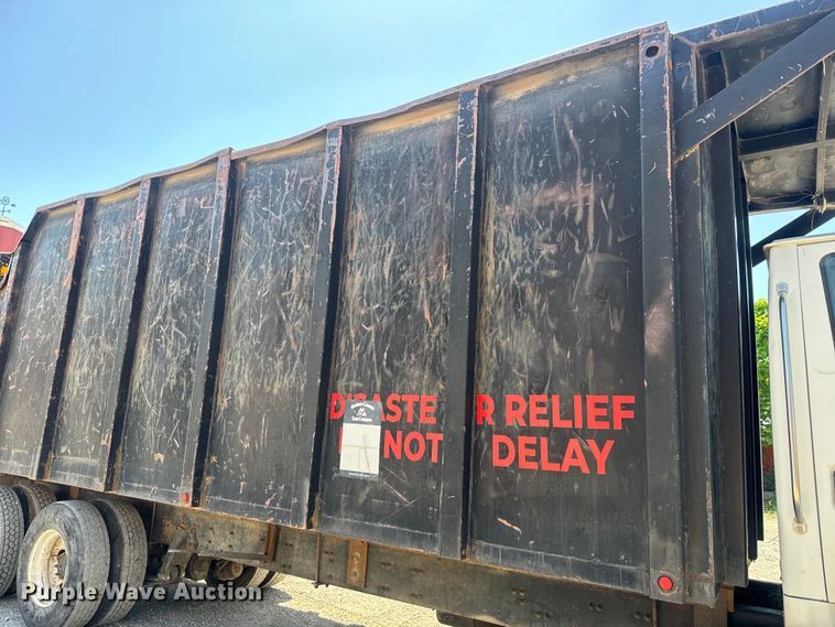 image for item DQ6771 2007 Sterling grapple crane truck