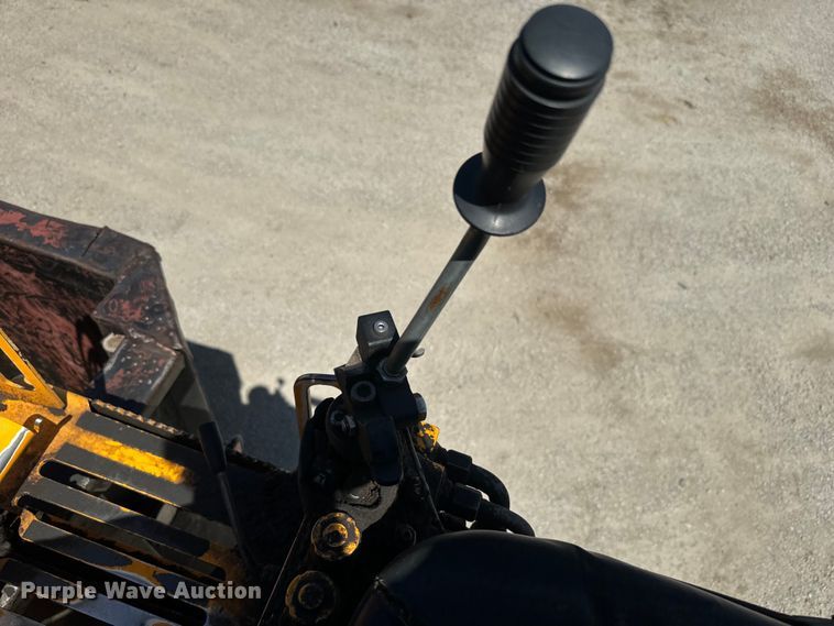 image for item DQ6771 2007 Sterling grapple crane truck