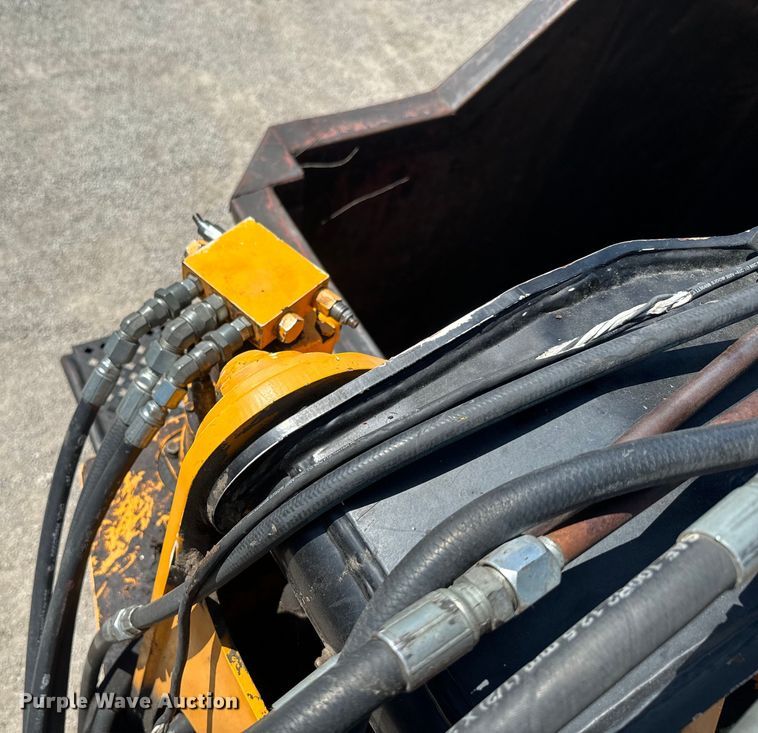 image for item DQ6771 2007 Sterling grapple crane truck