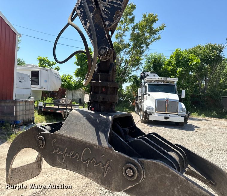 image for item DQ6771 2007 Sterling grapple crane truck