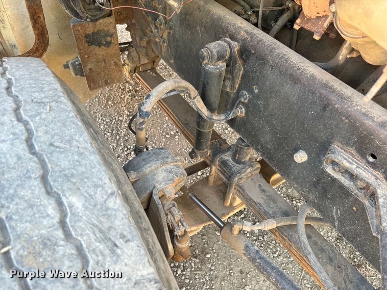 image for item DQ6771 2007 Sterling grapple crane truck