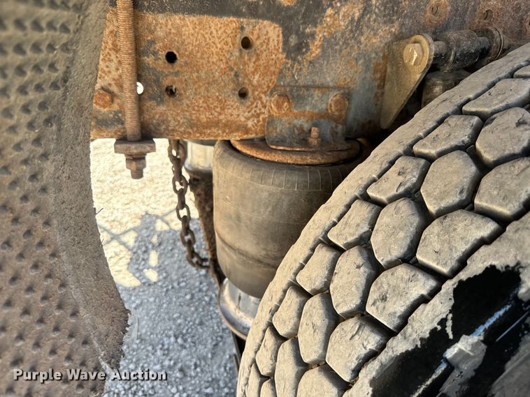 image for item DQ6771 2007 Sterling grapple crane truck