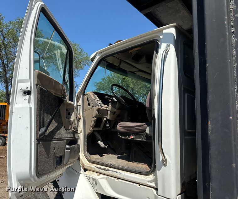 image for item DQ6771 2007 Sterling grapple crane truck