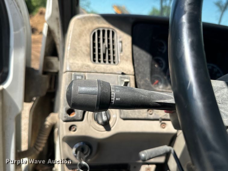 image for item DQ6771 2007 Sterling grapple crane truck