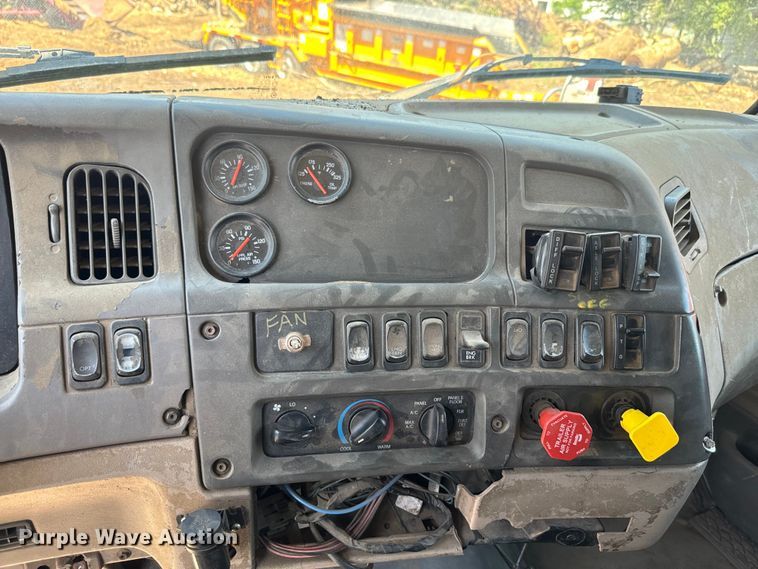 image for item DQ6771 2007 Sterling grapple crane truck