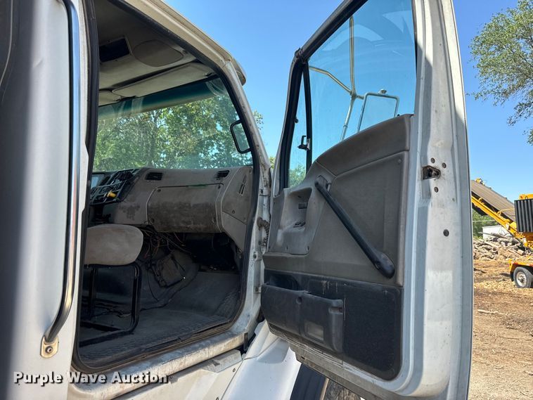 image for item DQ6771 2007 Sterling grapple crane truck