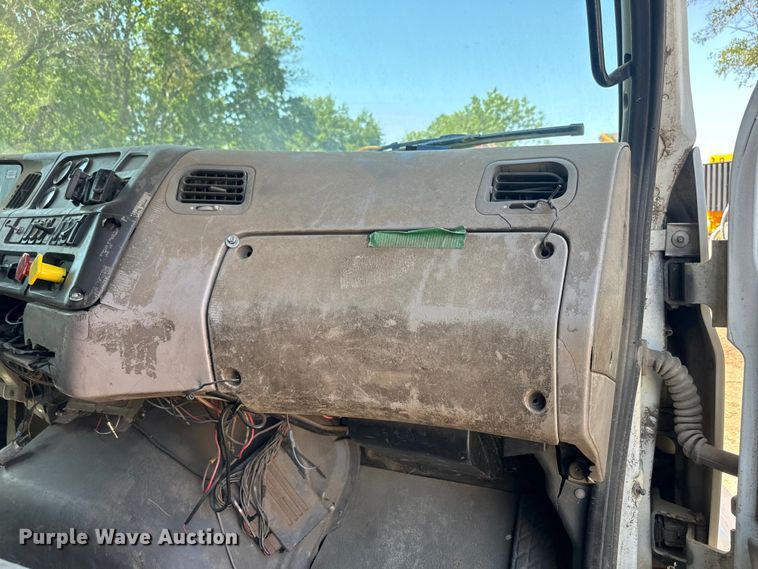 image for item DQ6771 2007 Sterling grapple crane truck