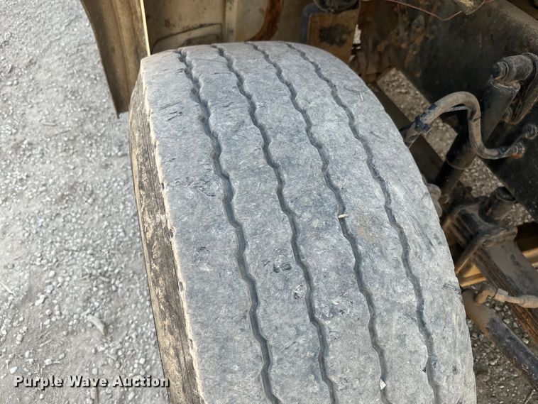 image for item DQ6771 2007 Sterling grapple crane truck