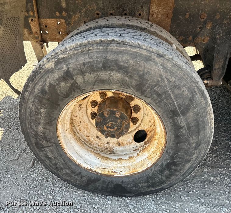 image for item DQ6771 2007 Sterling grapple crane truck