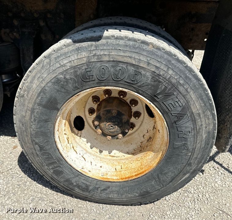 image for item DQ6771 2007 Sterling grapple crane truck