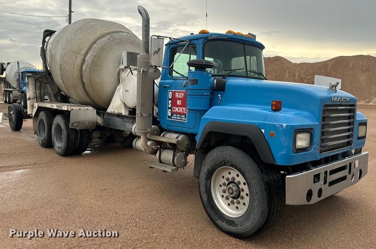image for item DQ6777 1997 Mack RD690S ready mix truck