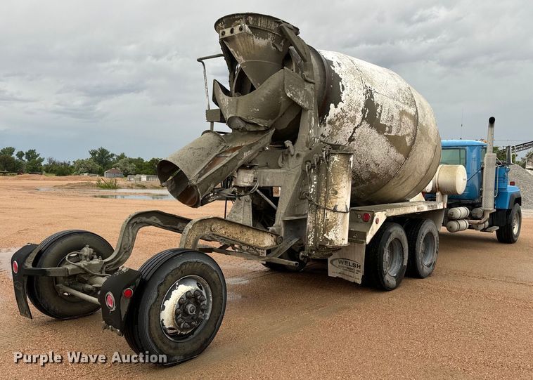 image for item DQ6777 1997 Mack RD690S ready mix truck