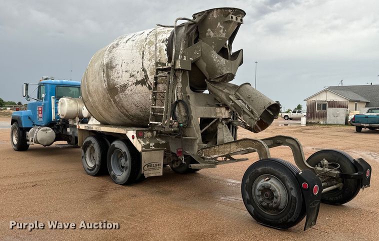 image for item DQ6777 1997 Mack RD690S ready mix truck