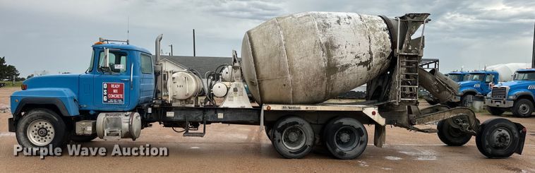 image for item DQ6777 1997 Mack RD690S ready mix truck