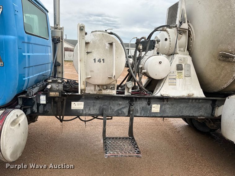 image for item DQ6777 1997 Mack RD690S ready mix truck