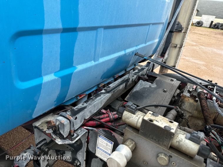 image for item DQ6777 1997 Mack RD690S ready mix truck