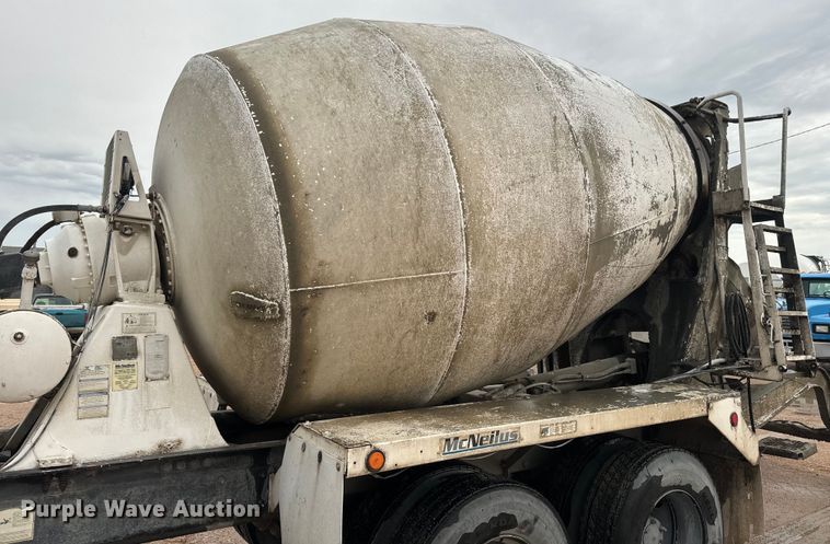 image for item DQ6777 1997 Mack RD690S ready mix truck