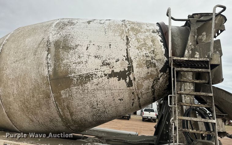 image for item DQ6777 1997 Mack RD690S ready mix truck