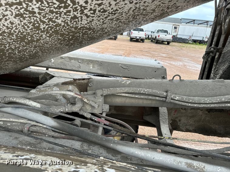 image for item DQ6777 1997 Mack RD690S ready mix truck