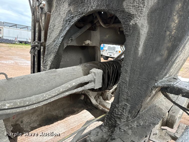 image for item DQ6777 1997 Mack RD690S ready mix truck