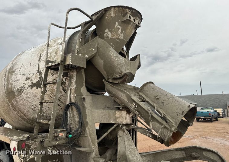 image for item DQ6777 1997 Mack RD690S ready mix truck