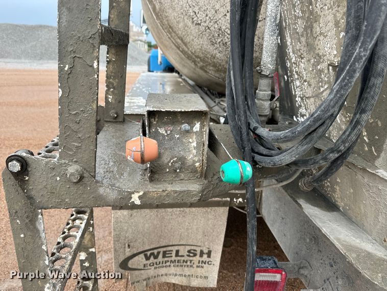 image for item DQ6777 1997 Mack RD690S ready mix truck