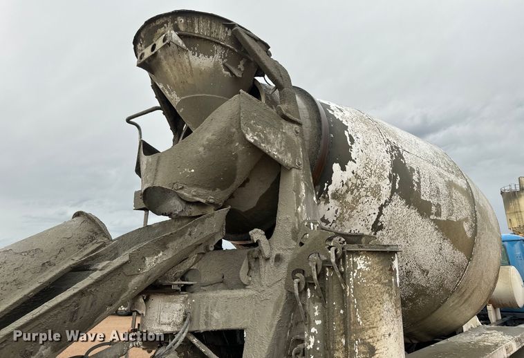 image for item DQ6777 1997 Mack RD690S ready mix truck