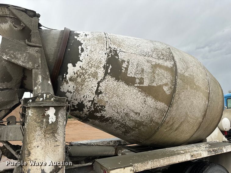 image for item DQ6777 1997 Mack RD690S ready mix truck