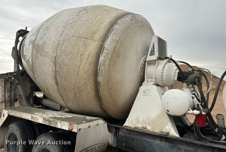 image for item DQ6777 1997 Mack RD690S ready mix truck