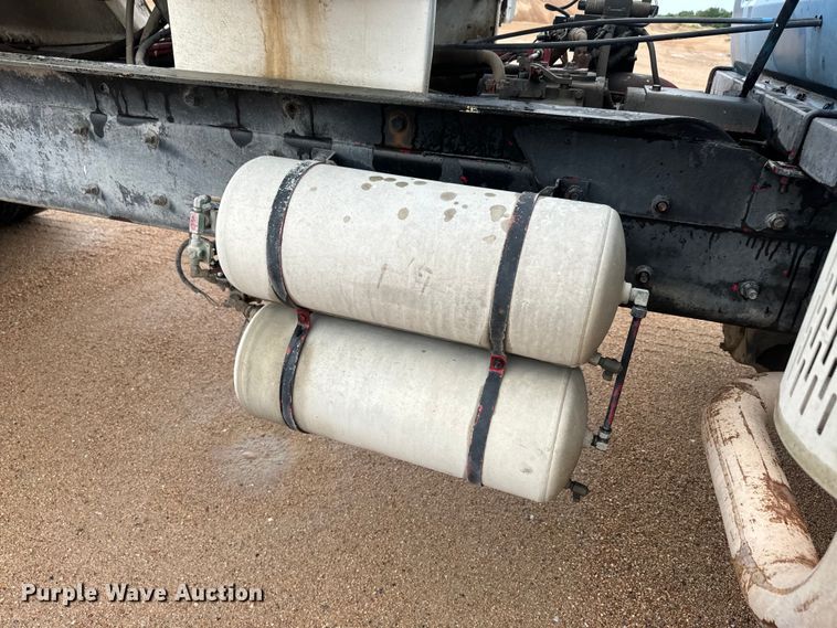 image for item DQ6777 1997 Mack RD690S ready mix truck