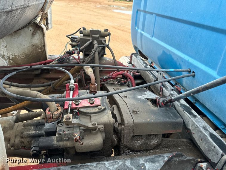 image for item DQ6777 1997 Mack RD690S ready mix truck