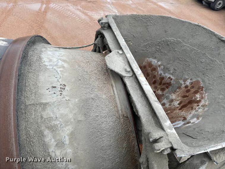 image for item DQ6777 1997 Mack RD690S ready mix truck