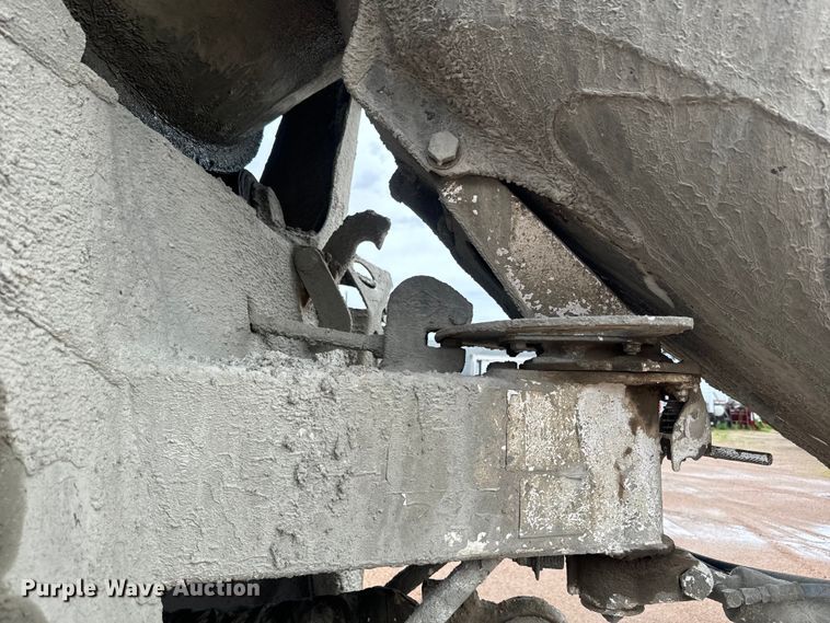 image for item DQ6777 1997 Mack RD690S ready mix truck