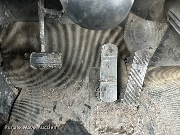 image for item DQ6777 1997 Mack RD690S ready mix truck