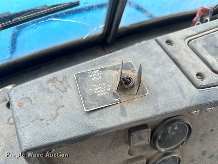 image for item DQ6777 1997 Mack RD690S ready mix truck