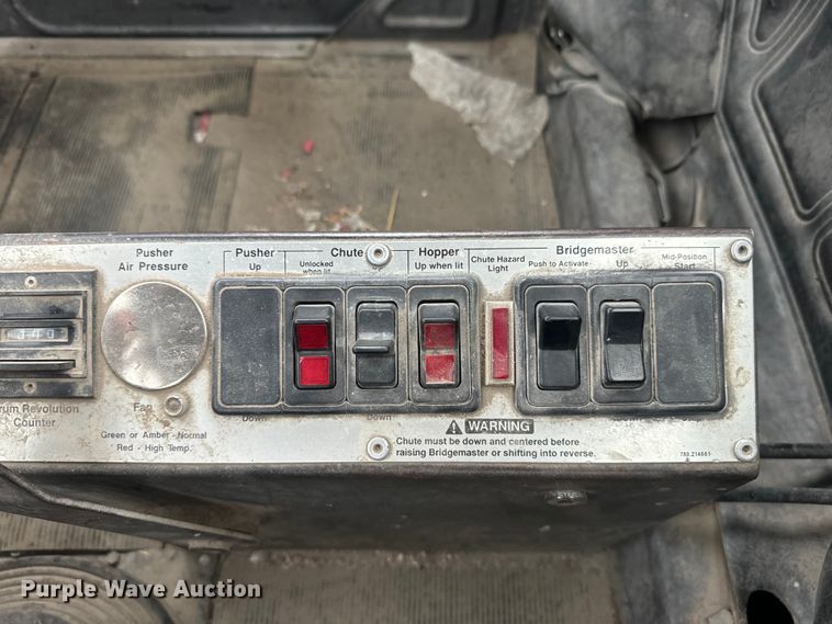 image for item DQ6777 1997 Mack RD690S ready mix truck