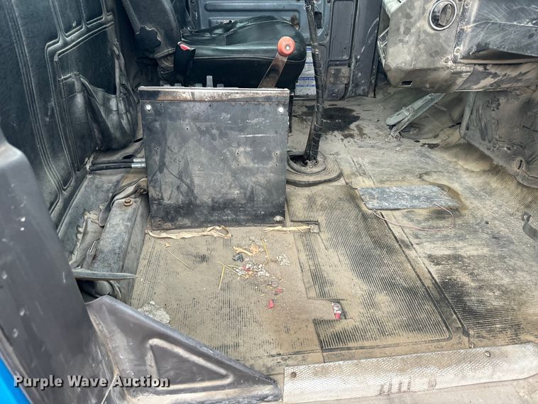 image for item DQ6777 1997 Mack RD690S ready mix truck