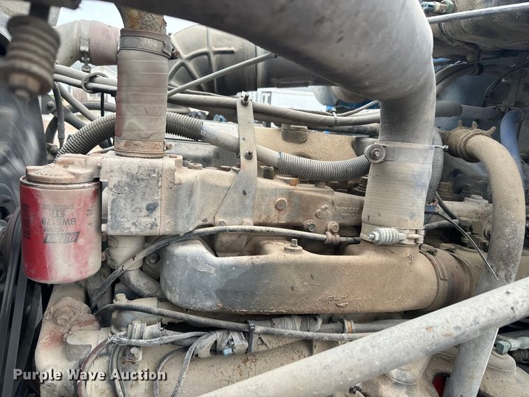 image for item DQ6777 1997 Mack RD690S ready mix truck