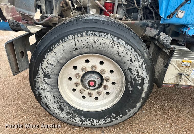 image for item DQ6777 1997 Mack RD690S ready mix truck