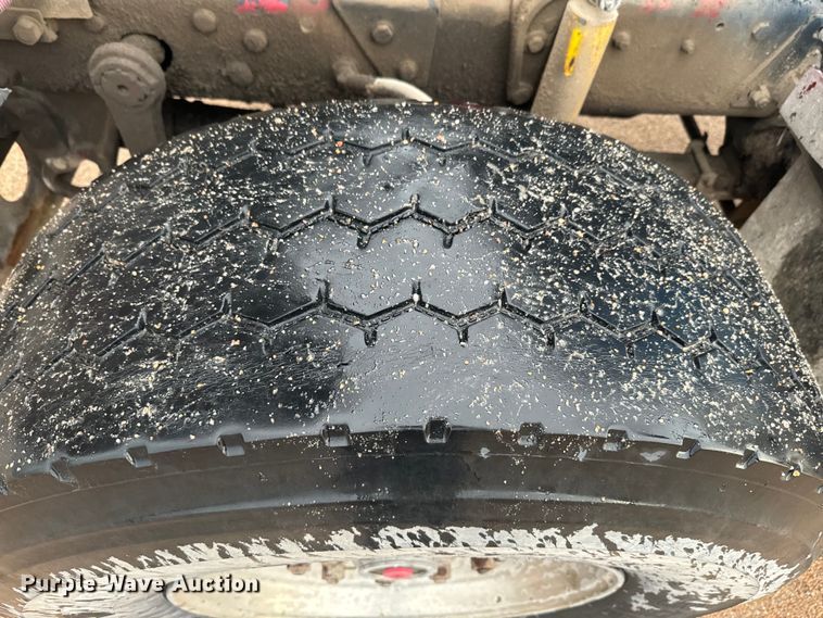 image for item DQ6777 1997 Mack RD690S ready mix truck