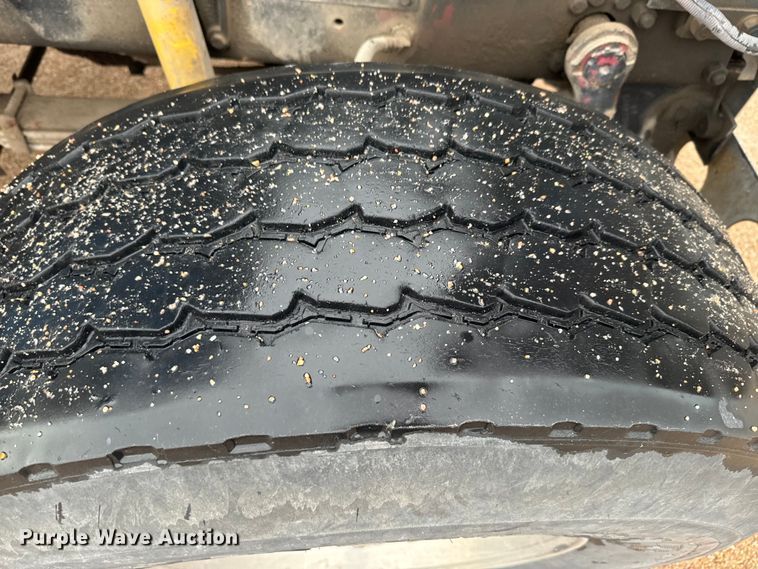 image for item DQ6777 1997 Mack RD690S ready mix truck