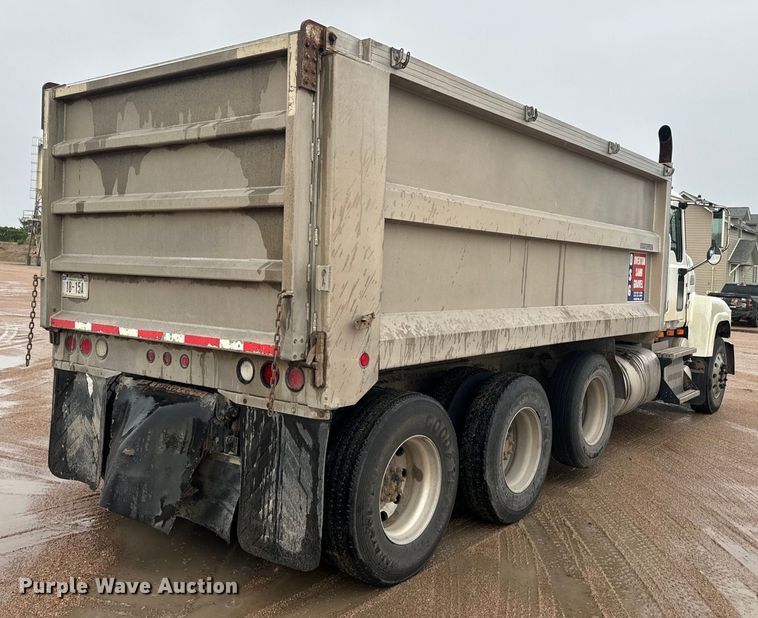 image for item DQ6778 2011 Mack CHU dump truck